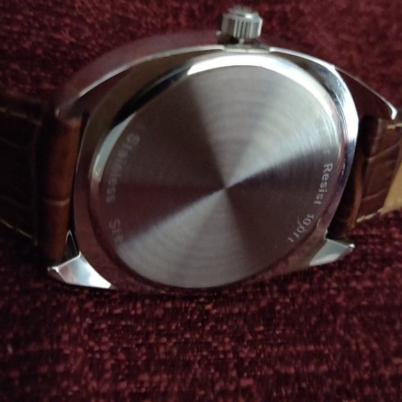 AMAZE-Zing (B1) SALE!:: #133 EPOCH Quartz Watch - Picture 6 of 8